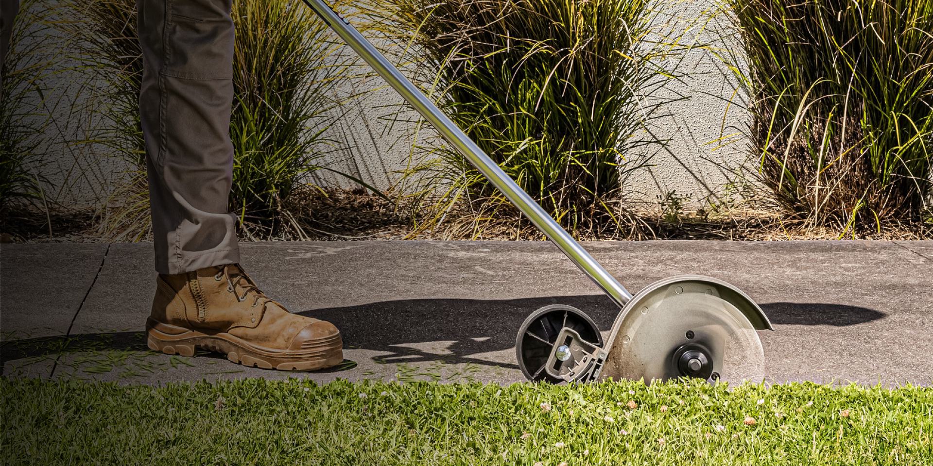 ADJUSTABLE REAR DROP DOWN WHEEL