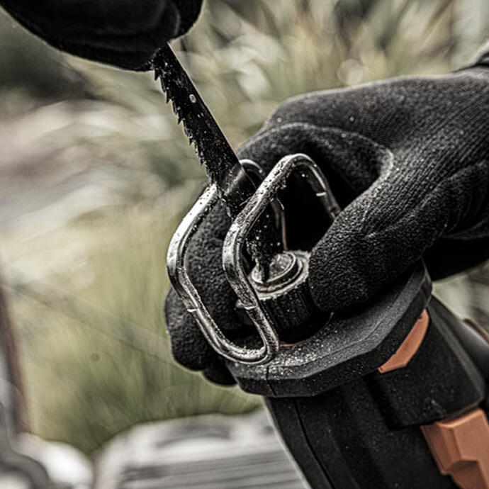 TOOL-FREE BLADE CHANGE